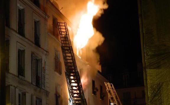 Tűz egy párizsi lakóházban, többen meghaltak