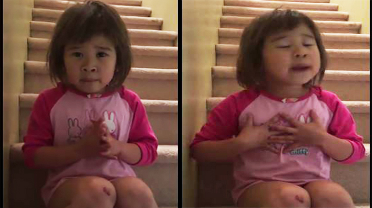 Tündéri 6 éves kislány kérleli szüleit, hogy ne váljanak el – videó