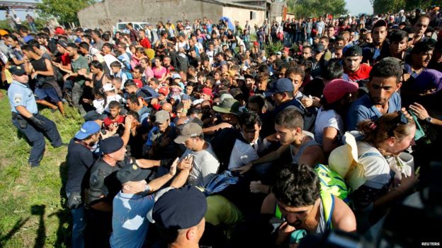 Illegális bevándorlás - Péntek óta több mint ötezer migráns hagyta el Horvátországot