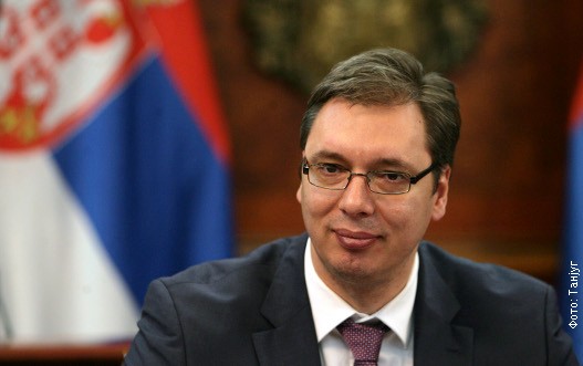 A szerb miniszterelnök szerint országának el kell döntenie, melyik uniós példát követi
