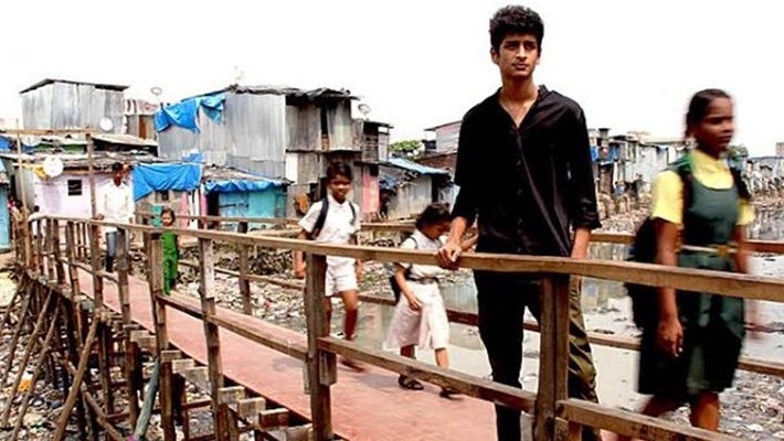 Világhírű lett a zseni indiai fiú, aki több száz szegény gyereken segített