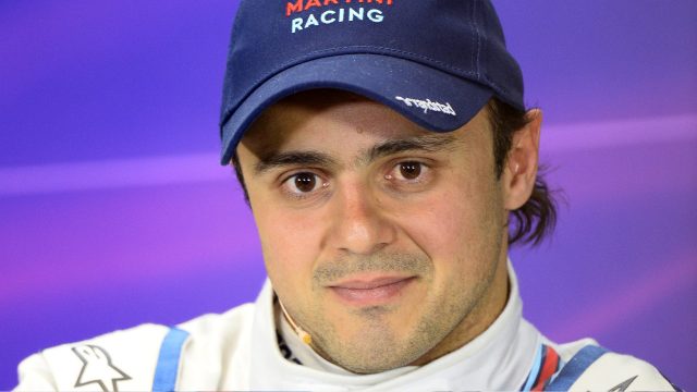 Massa nyerte az esőáztatta második szabadedzést