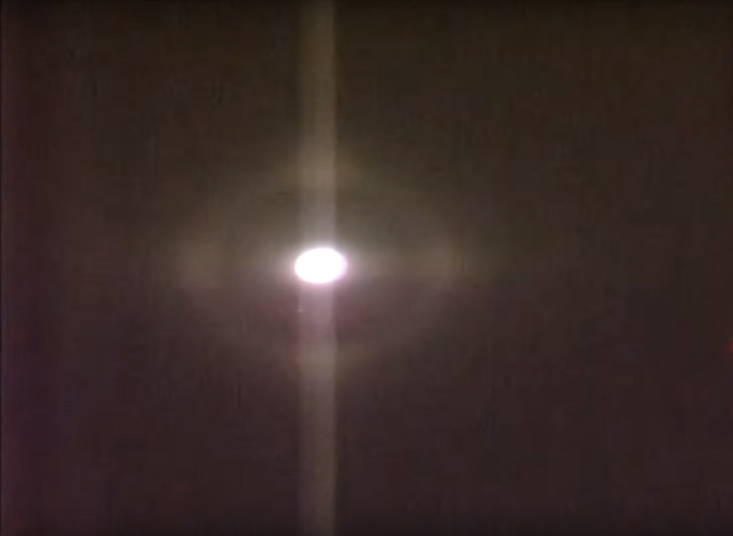 A NASA élő adásában UFO jelent meg – a közvetítést azonnal leállították!