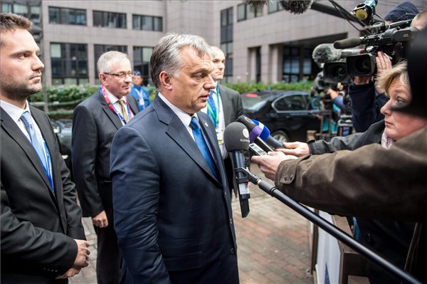 Orbán Viktor: kényszerbetelepítést nem fogadunk el