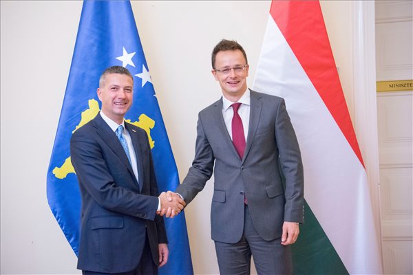 Szijjártó Péter fogadta a koszovói EU-integrációs minisztert