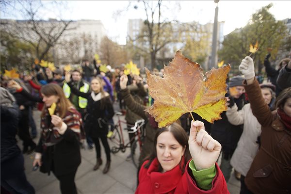 Párizsi klímacsúcs - Climate March Budapest - Demonstráció Budapesten