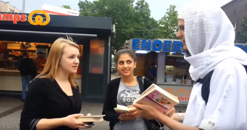 Óva inti a német lányokat a muszlim vallású férfiaktól egy tanárszakszervezet