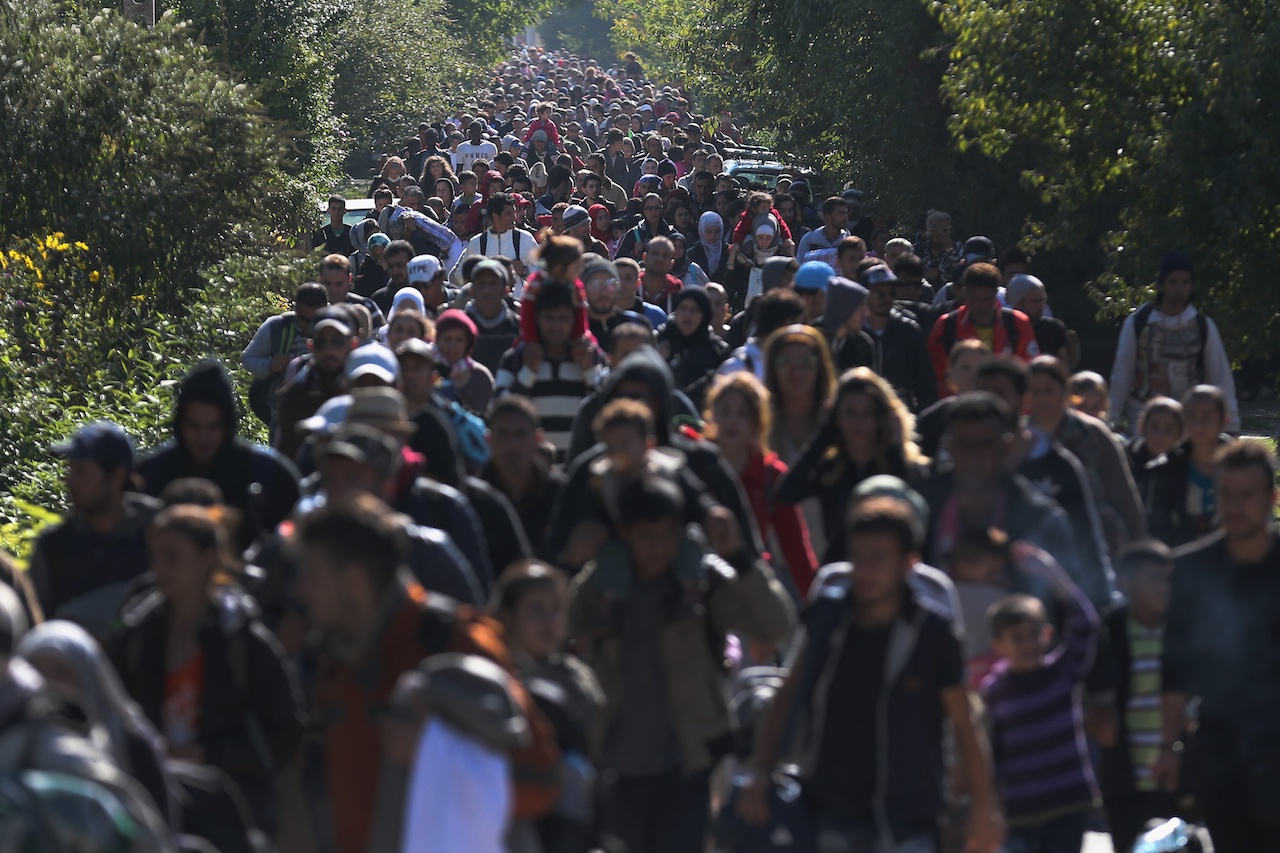 Nem mérséklődik a migránsáradat a balkáni útvonalon