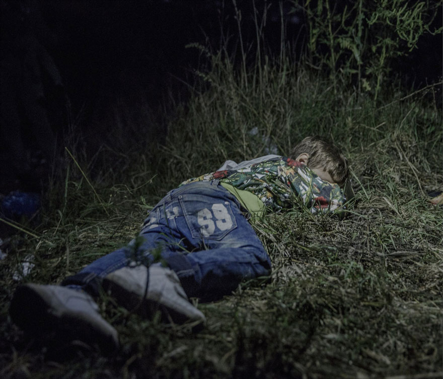 Egy fotós megmutatja, hol alszanak a szíriai menekült gyerekek