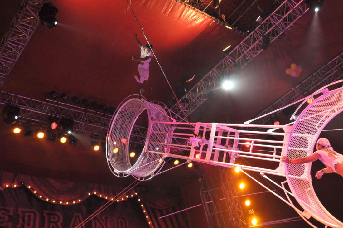 Szilveszteri gálaműsor a fővárosi cirkuszban