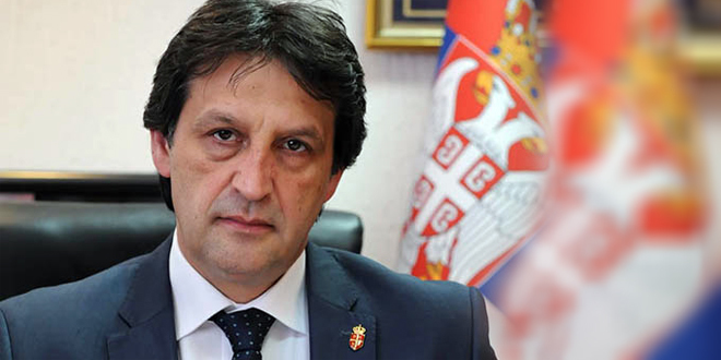 Szexista megjegyzése miatt menesztik a szerb védelmi minisztert