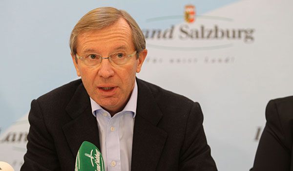 A befogadás korlátozását szorgalmazza Salzburg tartomány vezetője