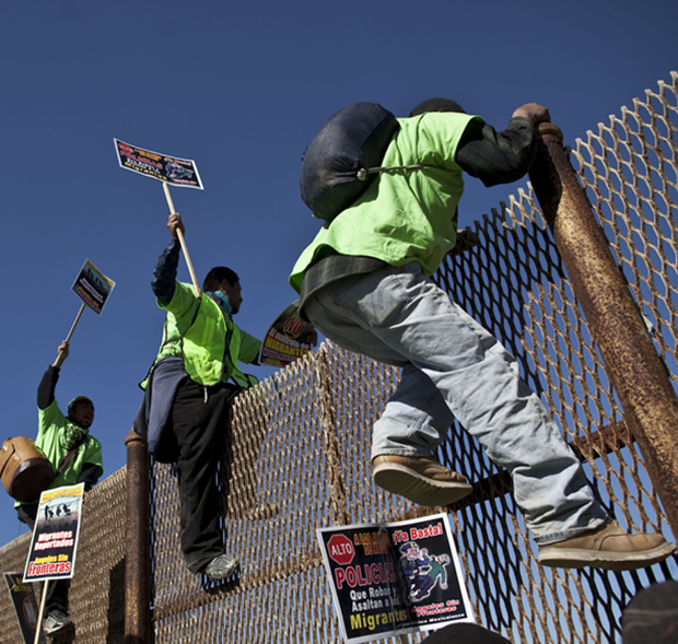 Az USA több tízezer illegális migránst készül hazatoloncolni