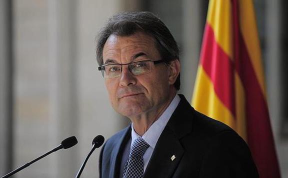 Nem támogatja Artur Mas katalán elnökké választását a helyi parlament kisebbik függetlenségi pártja