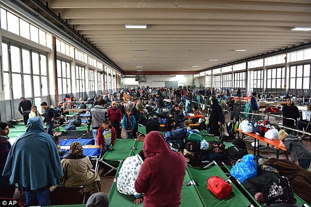 Iraki menekültek mennek haza Németországból a szörnyű táborok miatt