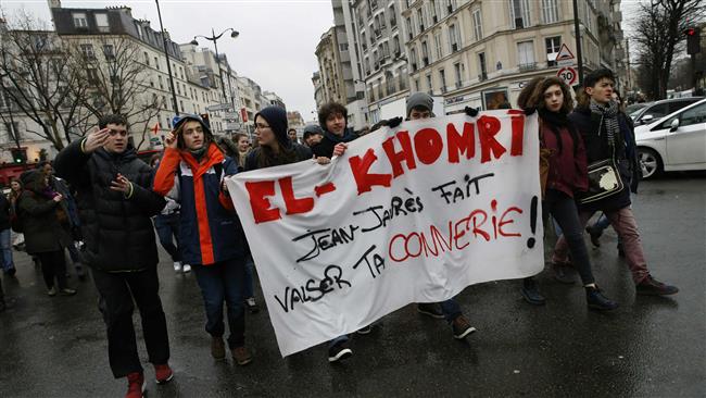 A munkajogi reform ellen tüntettek a diákok és a szakszervezetek Franciaországban