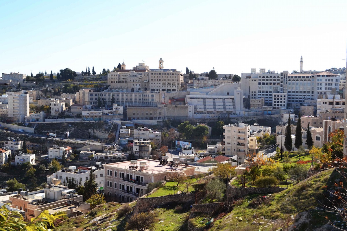 Több mint 100 sírt rejtő nekropoliszt tártak fel a Betlehem közelében