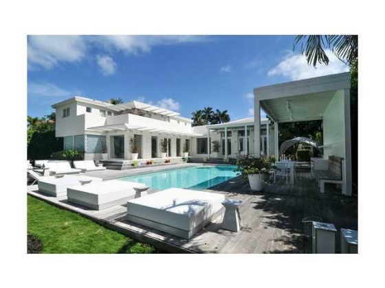 Shakira eladja Miami Beach-i házát