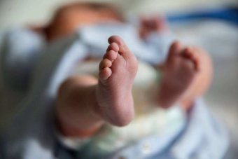 55 napig tartották életben az agyhalott kismamát, hogy kifejlődjön a baba