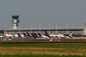 Megindult a légiközlekedés a brüsszeli repülőtéren