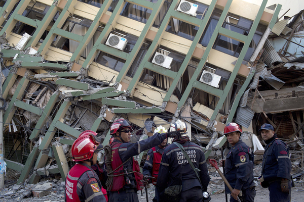 Magyar speciális mentőcsapatok is segítenek az ecuadori földrengésnél