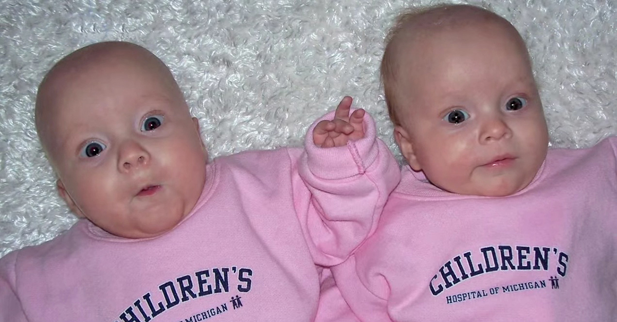 Elképesztő csoda történt a rákbeteg újszülött ikrekkel - videó