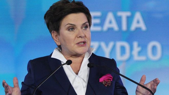 Az unió migrációs politikájának megváltoztatását sürgette a lengyel kormányfő Romániában