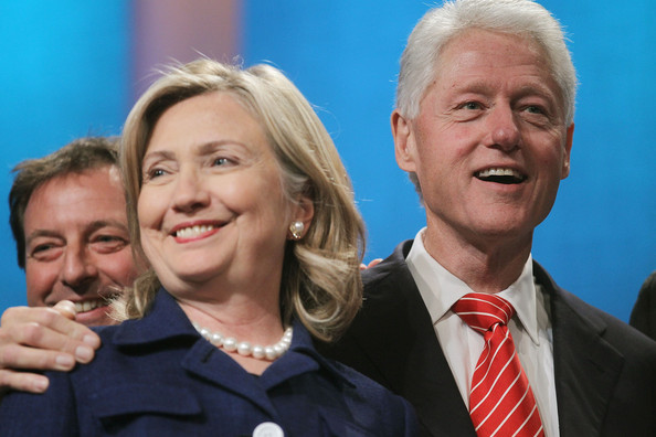 Megválasztása esetén Hillary Clinton férjének is szerepet szánna a kormányzásban
