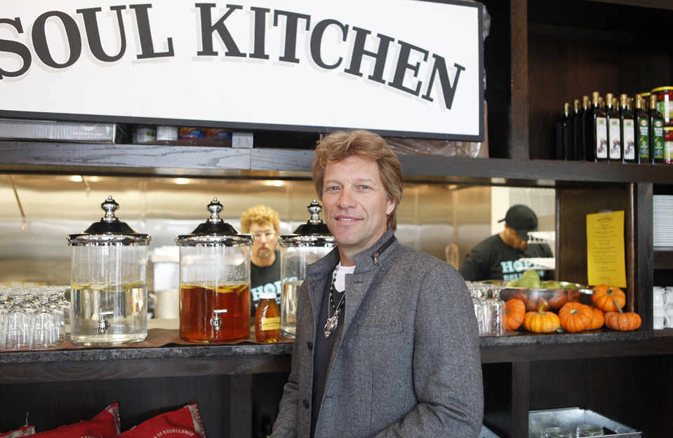 Mosogatással is fizethetsz Jon Bon Jovi éttermében