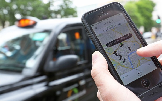 Financial Times: teljesen lefulladt a hagyományos brit taxispiac az Uber térhódítása miatt