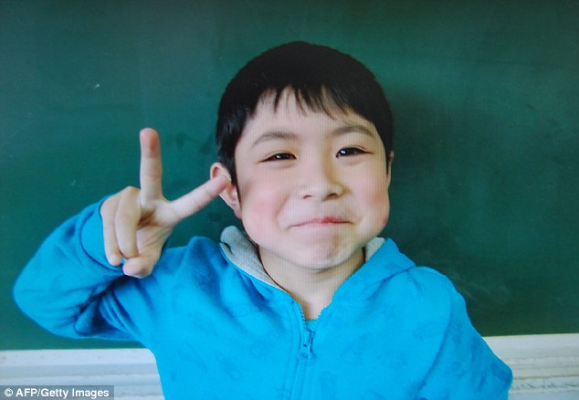 Előkerült az erdőben hagyott japán kisfiú, akit már egy hete kerestek!