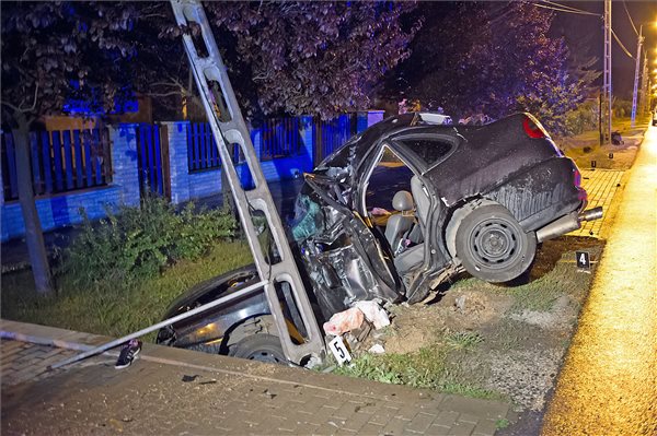 Halálos közúti baleset történt a Pest megyei Vácrátóton