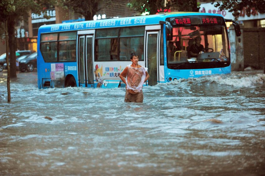 Tovább emelkedett a kínai áradások áldozatainak száma
