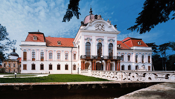 Grassalkovich-kastély - látogatás hazánk egyik legszebb kastélyába