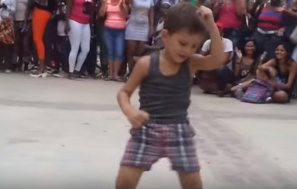 Amikor valaki nem tanulja a táncot, hanem a vérében van- videó