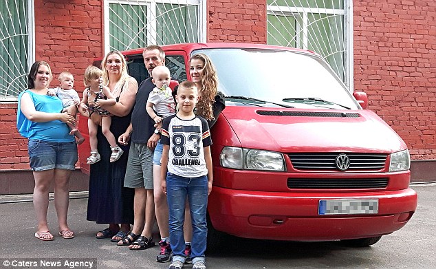 Megérkezett Oroszországba az első német menedékkérő család!