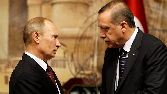 A török sajtó szerint Putyin egy antalyai focimeccsen találkozhat Erdogannal