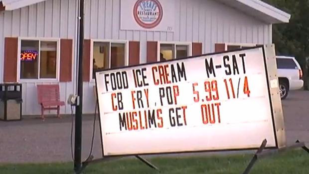 Muszlimokat kitiltó táblát tett ki egy étterem tulajdonos Minnesotában - videó