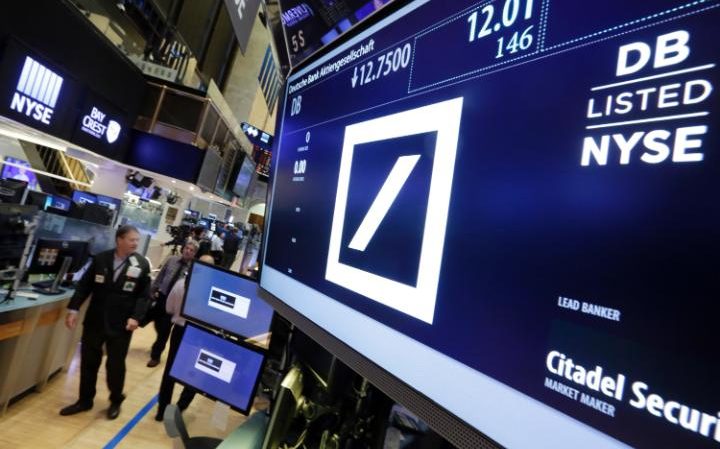 A Deutsche Bank vezetője spekulánsok támadásával magyarázza a megingott befektetői bizalmat