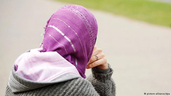 Hidzsáb tilalom miatt fordulnak bírósághoz a muszlim diáklányok Belgiumban