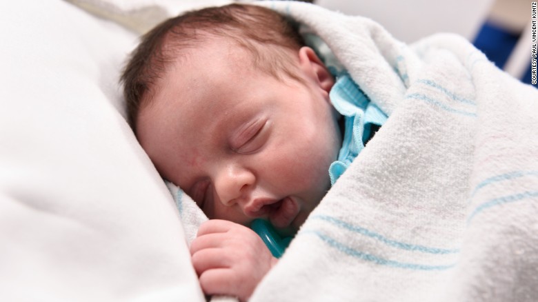 Élet csodája: kétszer született meg a egy kisbaba Texasban -videó