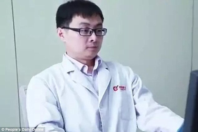 Sokkoló dolgot tett az orvossal az újszülött gyerekét elvesztő kínai apa 18+