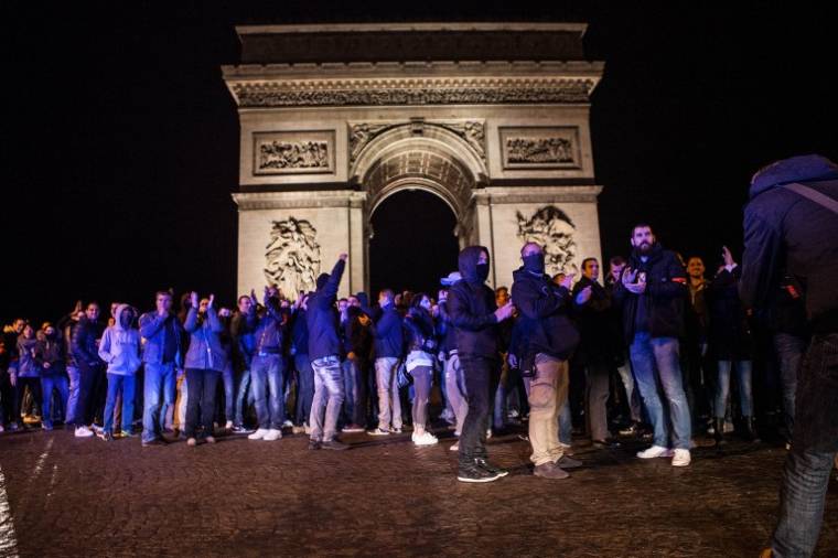 No-go zónák ellen szerveztek tüntetést a francia rendőrök – videó
