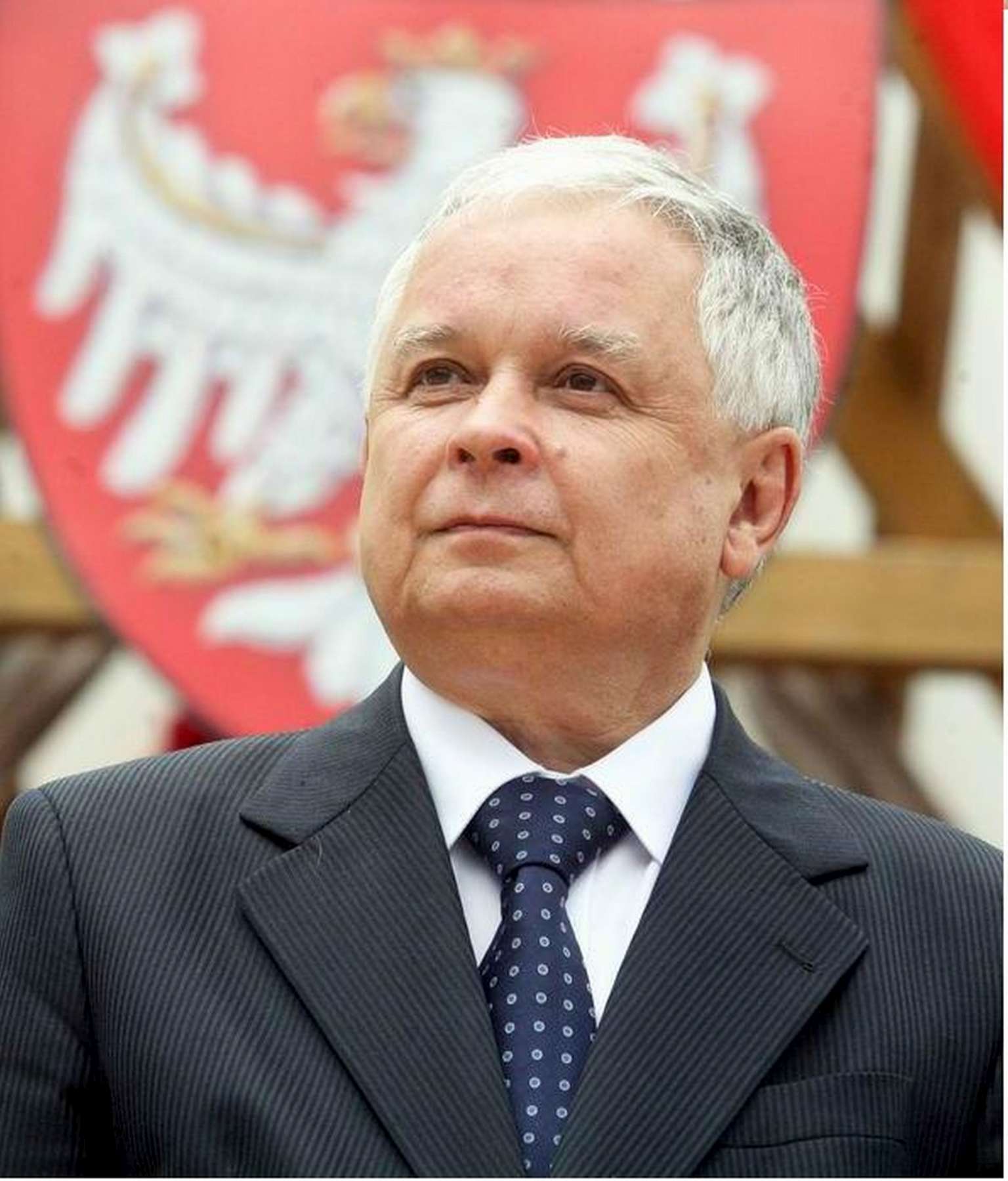 November 14-én exhumálják a szmolenszki légi katasztrófában elhunyt Lech Kaczynski elnököt és feleségét