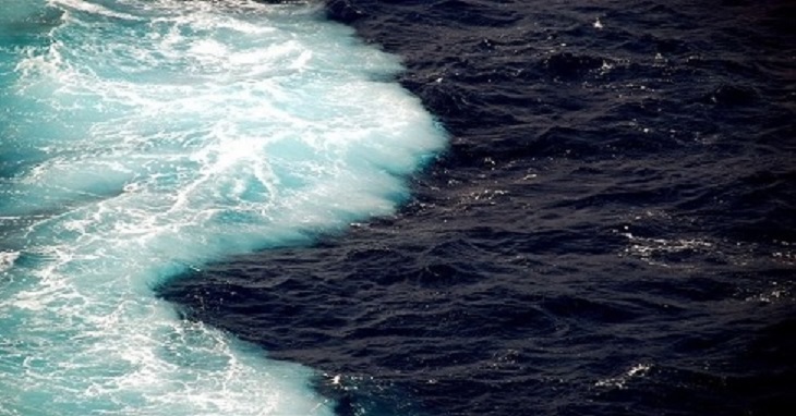 Érintkeznek, mégsem keverednek - ritka jelenség az óceánoknál (videó)
