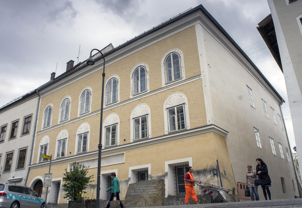 Lebontják, vagy átalakítják Hitler szülőházát? - videó az épületről