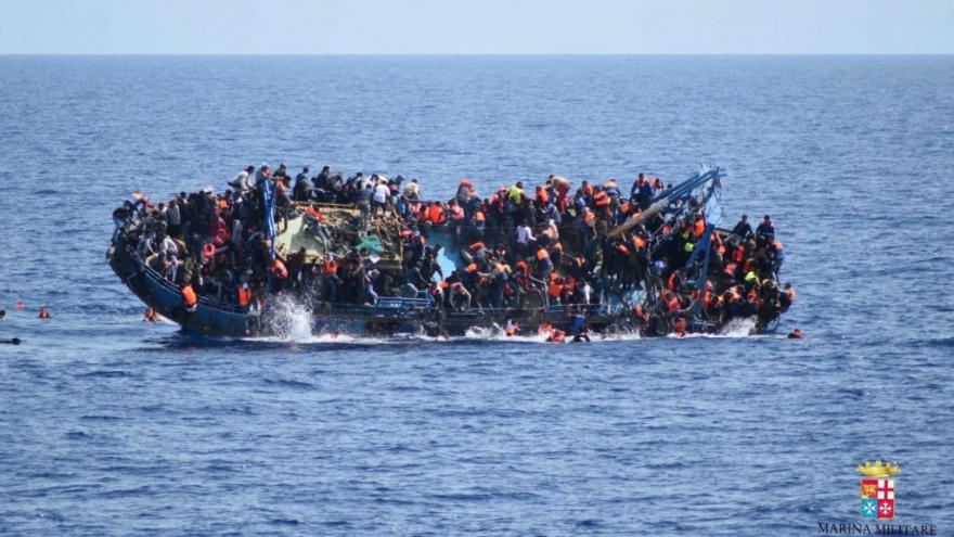 Visszatoloncolnák a Földközi-tengerből kimentett migránsokat a németek