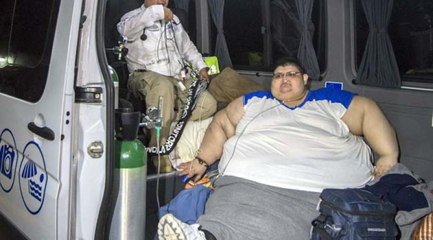 A világ legkövérebb emberének súlyát sikerült lemérni – videó