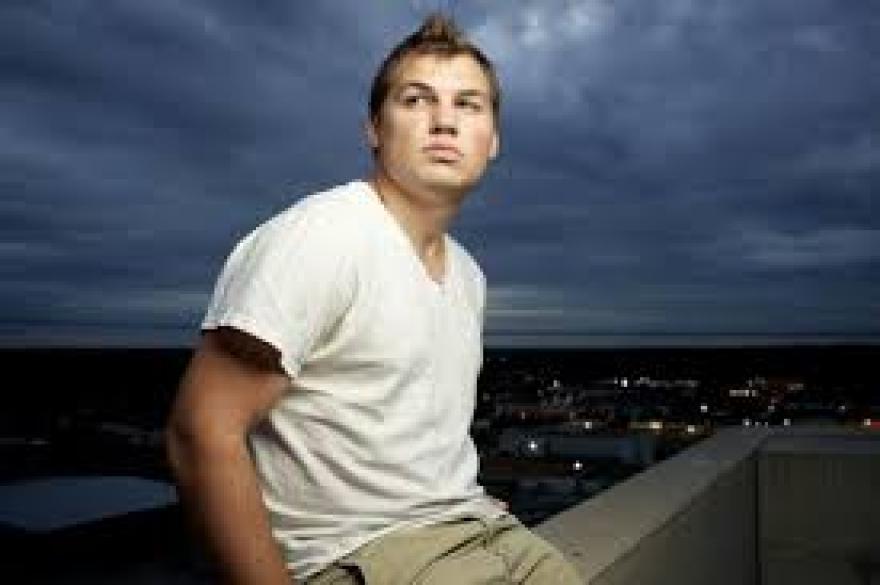 Megbocsátott a férfi az apjának, aki kisgyerekként HIV-vírussal fertőzte meg