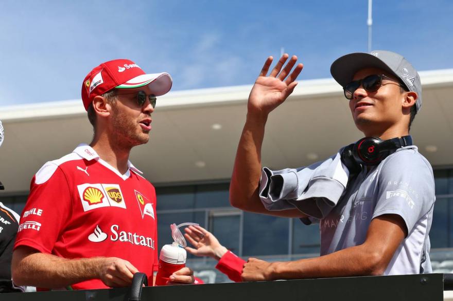 Vettel és Wehrlein kalandos úton jutott el Ausztráliába